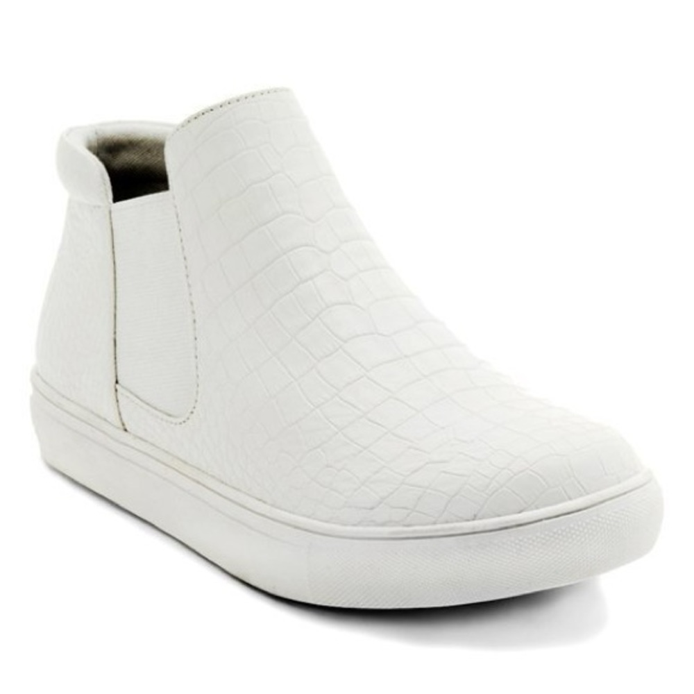 Coconuts by Matisse White Sneakers Slip-On Croc Embossed New Never Worn